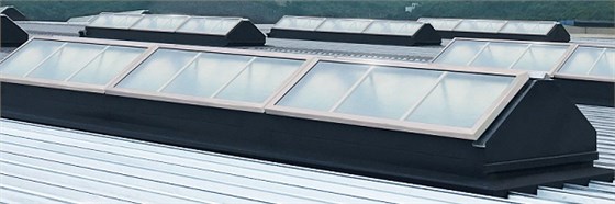 三角形電動(dòng)采光排煙天窗(下開式)