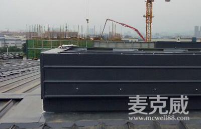 屋脊通風器（間隔風道式）